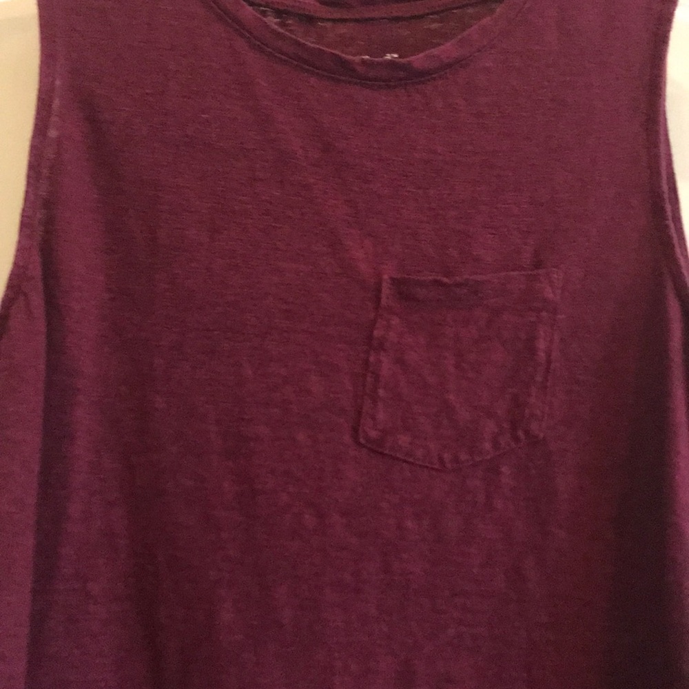 Cropped Tank Top - Picture 2 of 3